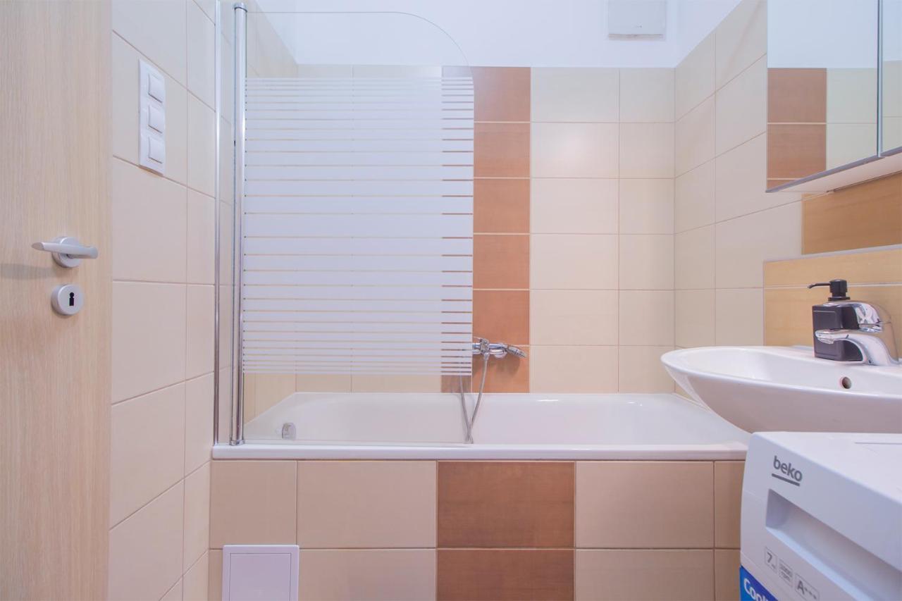 Spring House With Free Private Parking Apartment บูดาเปสต์ ภายนอก รูปภาพ